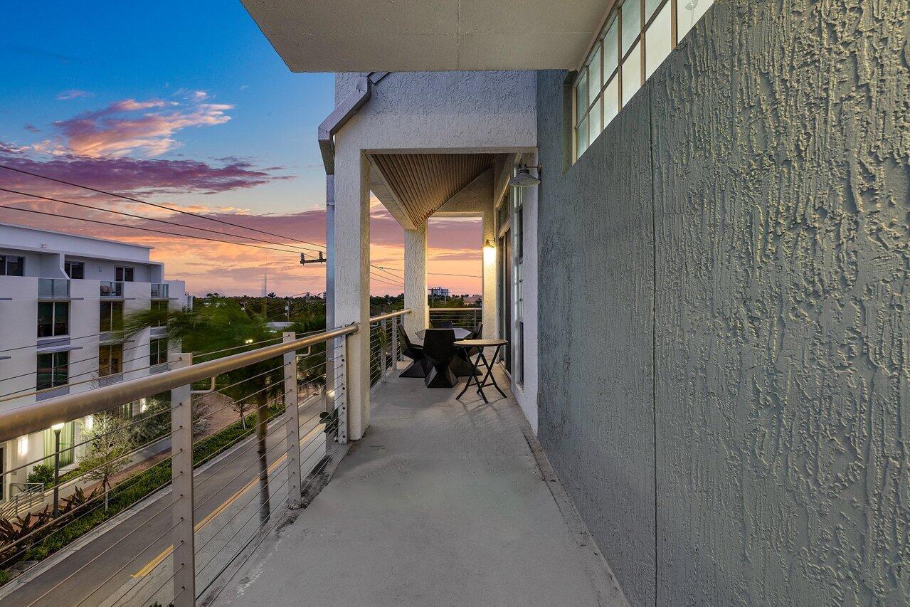 185 NE 4th Avenue 302