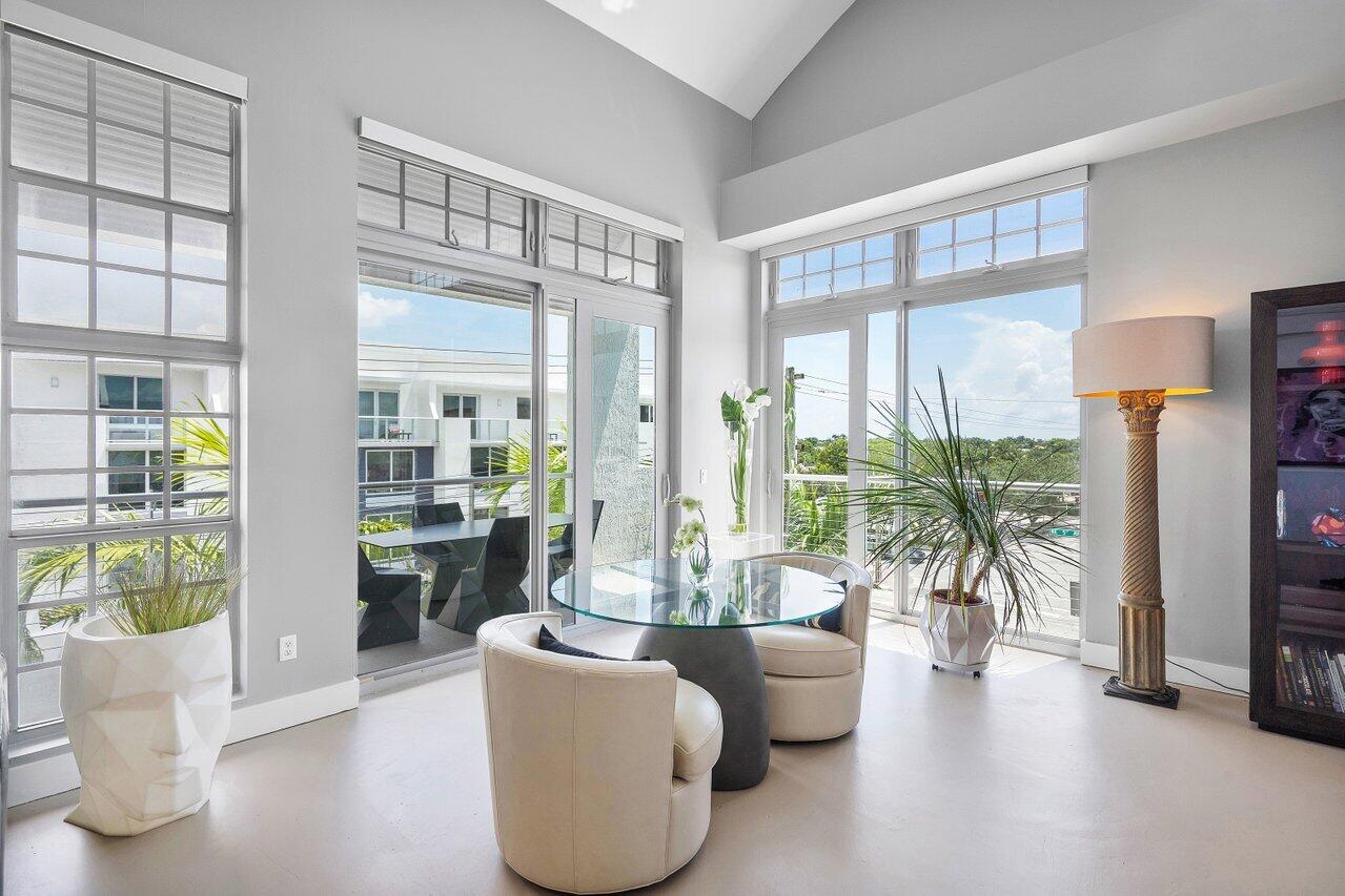 185 NE 4th Avenue 302