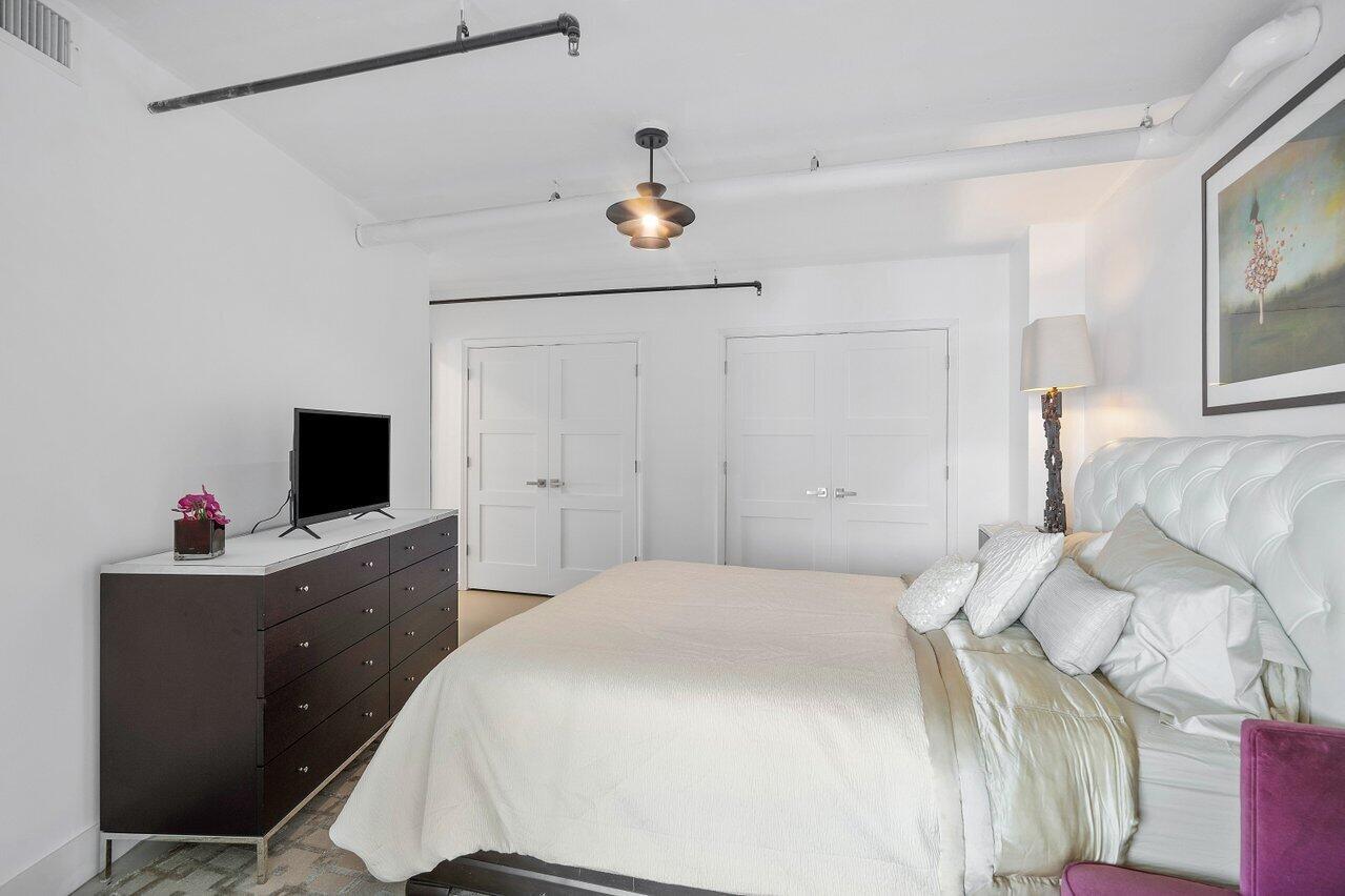 185 NE 4th Avenue 302