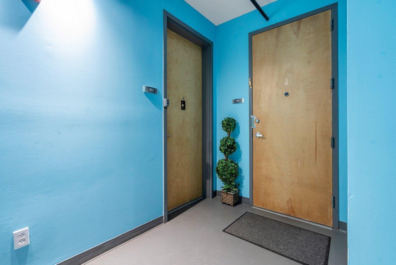 185 NE 4th Avenue 302