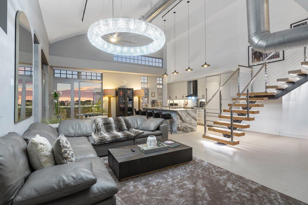 185 NE 4th Avenue 302