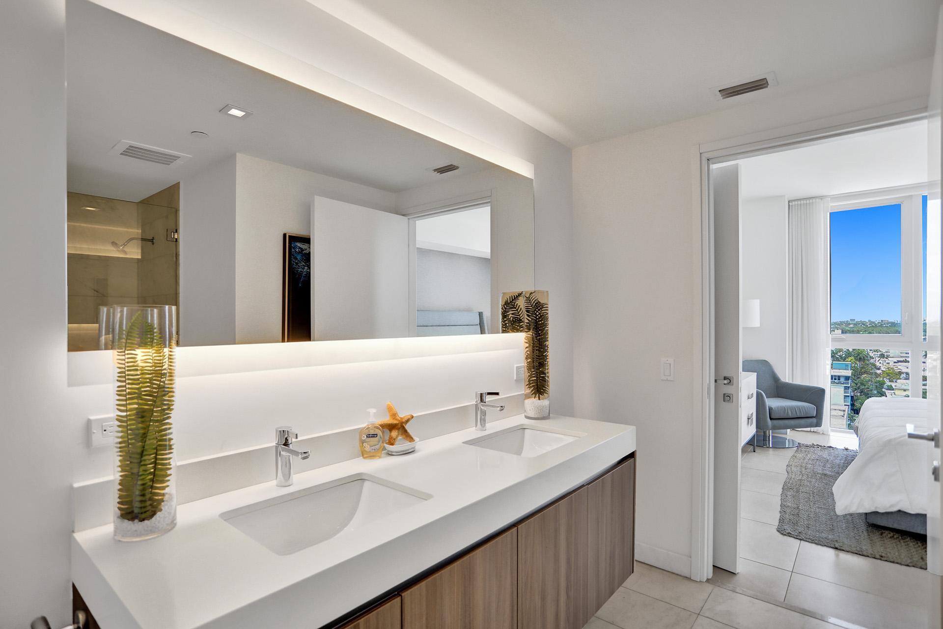 401 N Birch Road 1212