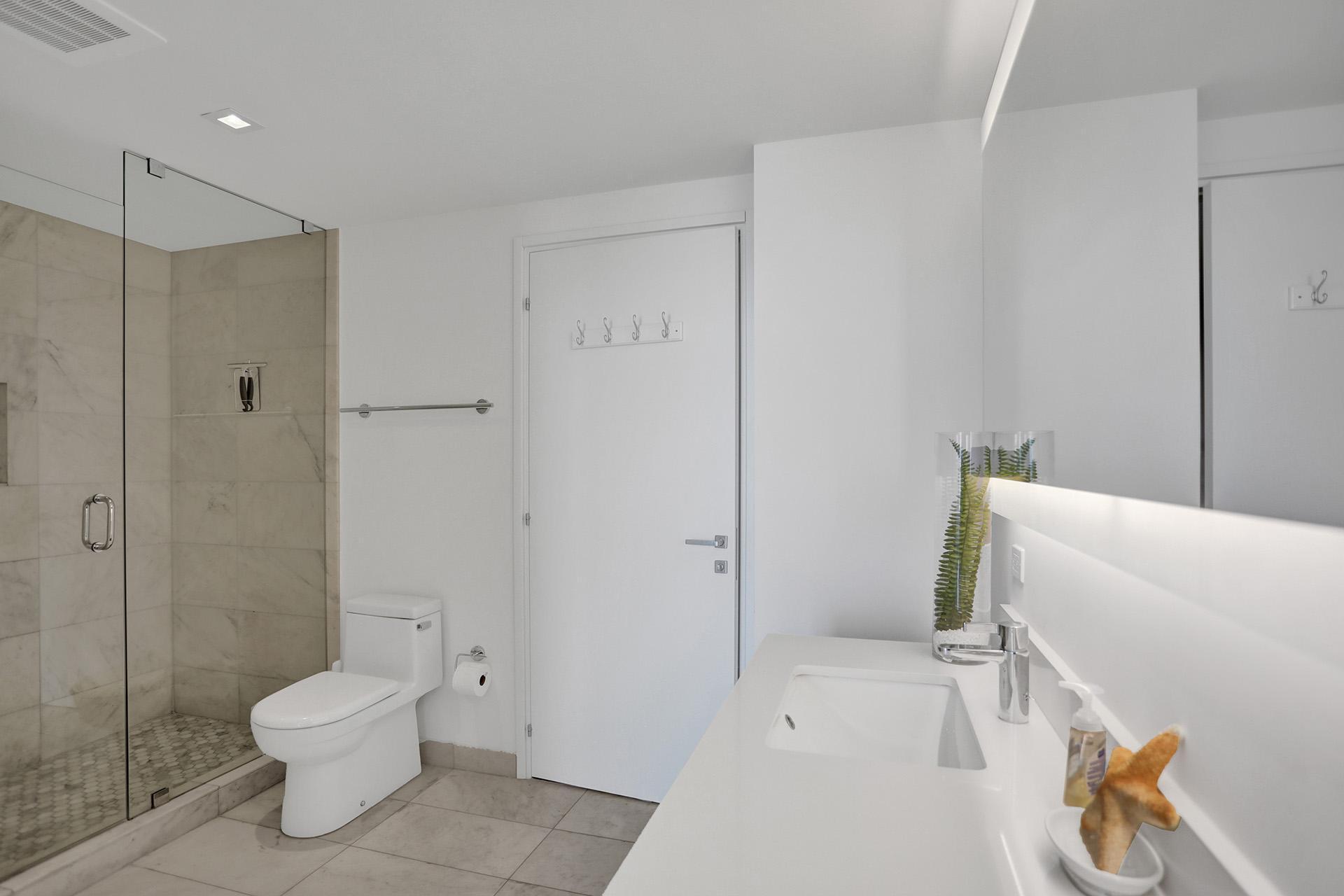 401 N Birch Road 1212