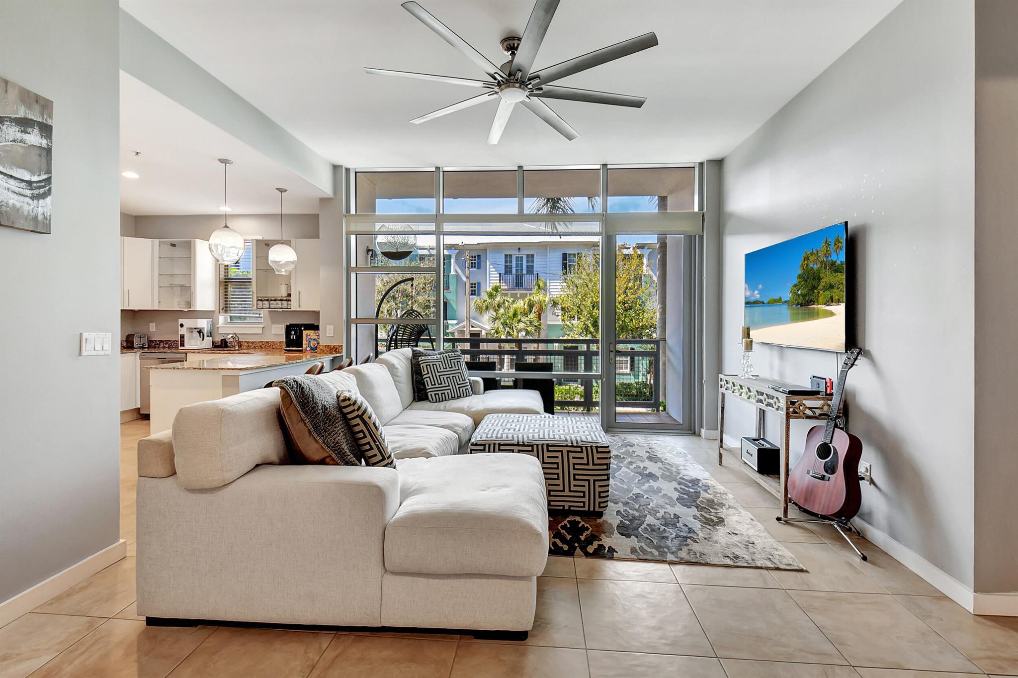 335 SE 6th Avenue 209