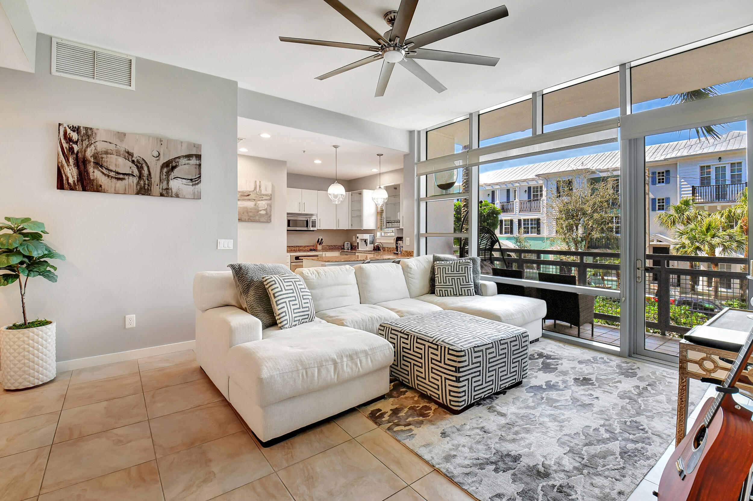 335 SE 6th Avenue 209