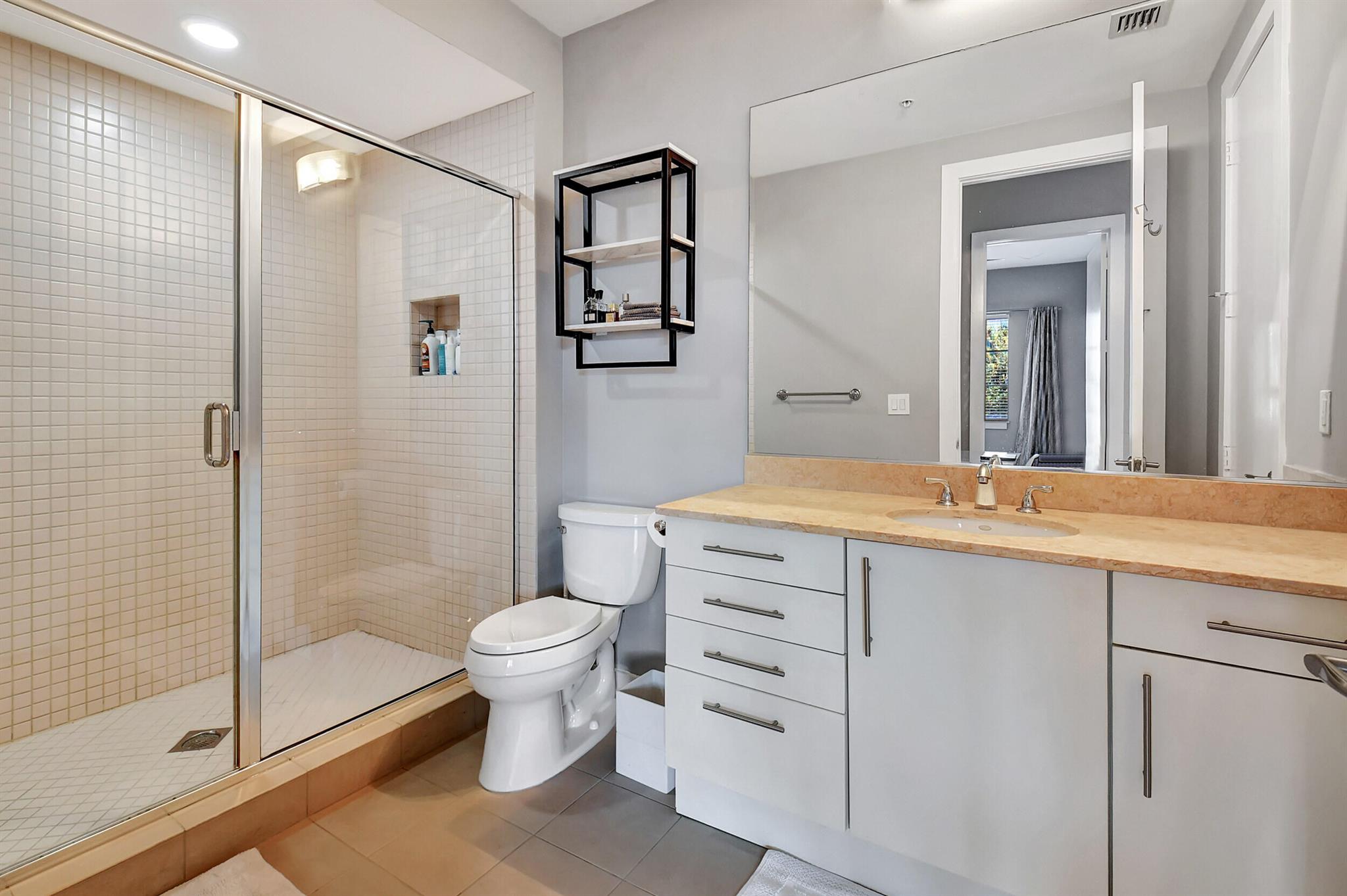 335 SE 6th Avenue 209