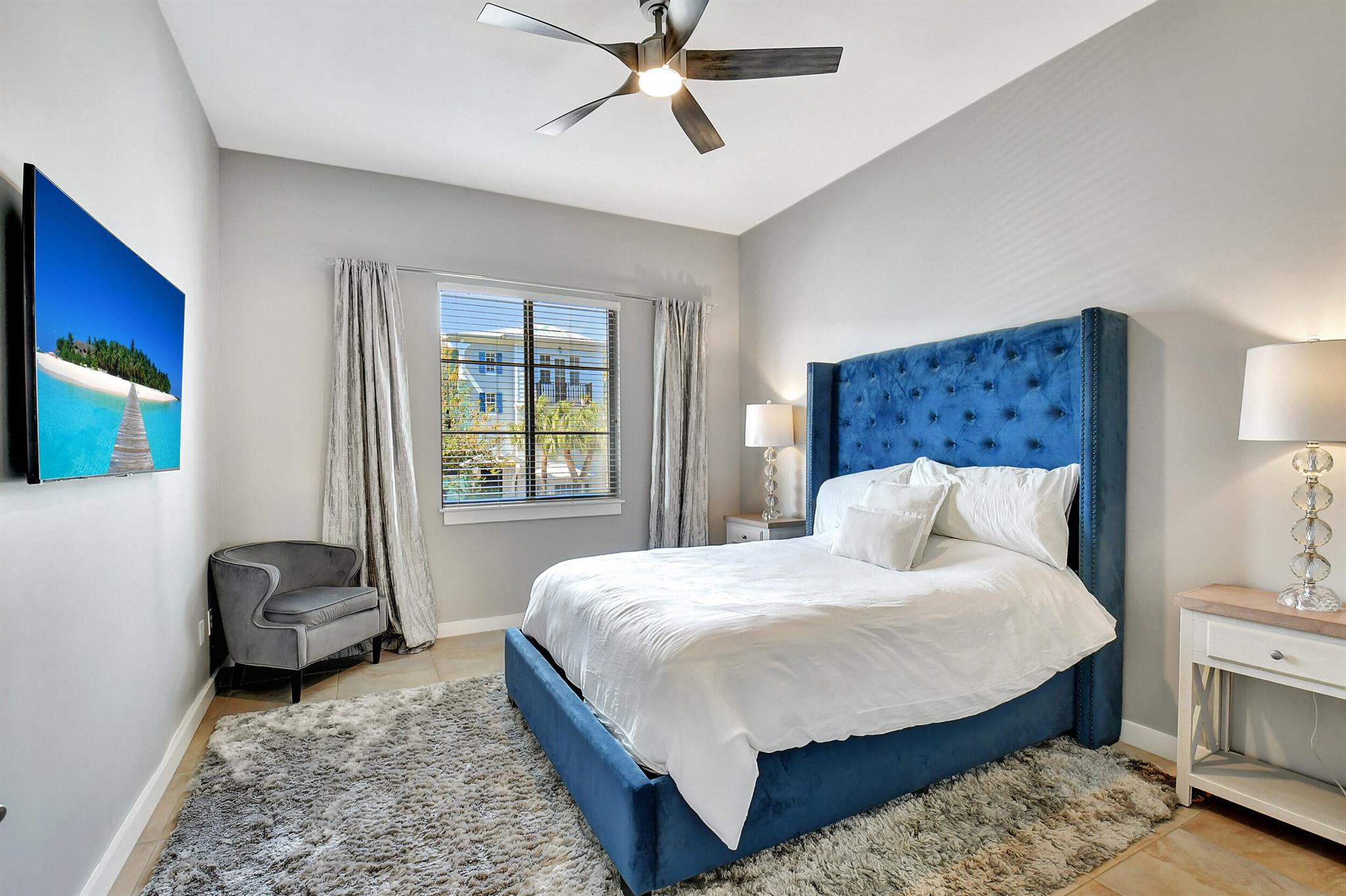 335 SE 6th Avenue 209