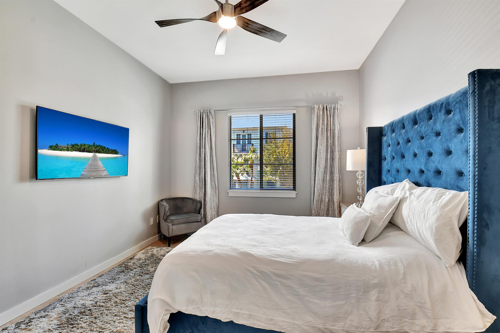 335 SE 6th Avenue 209