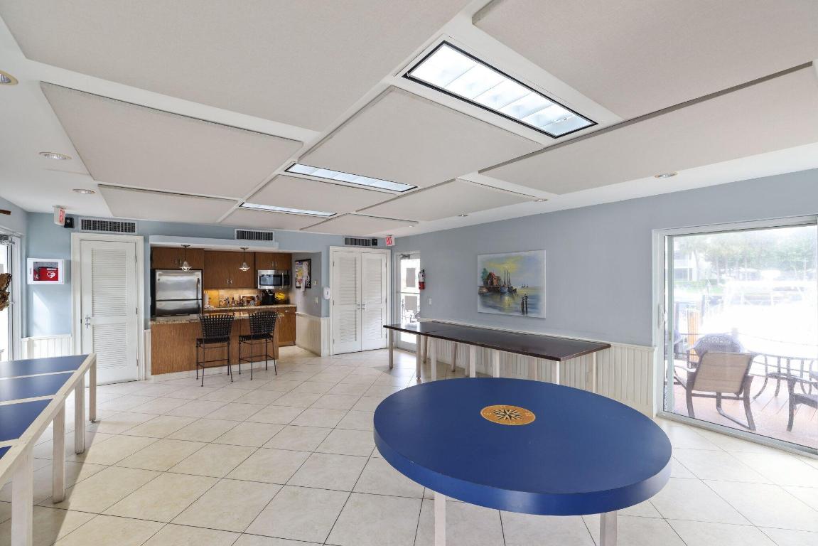 1 Harbourside Drive 4104