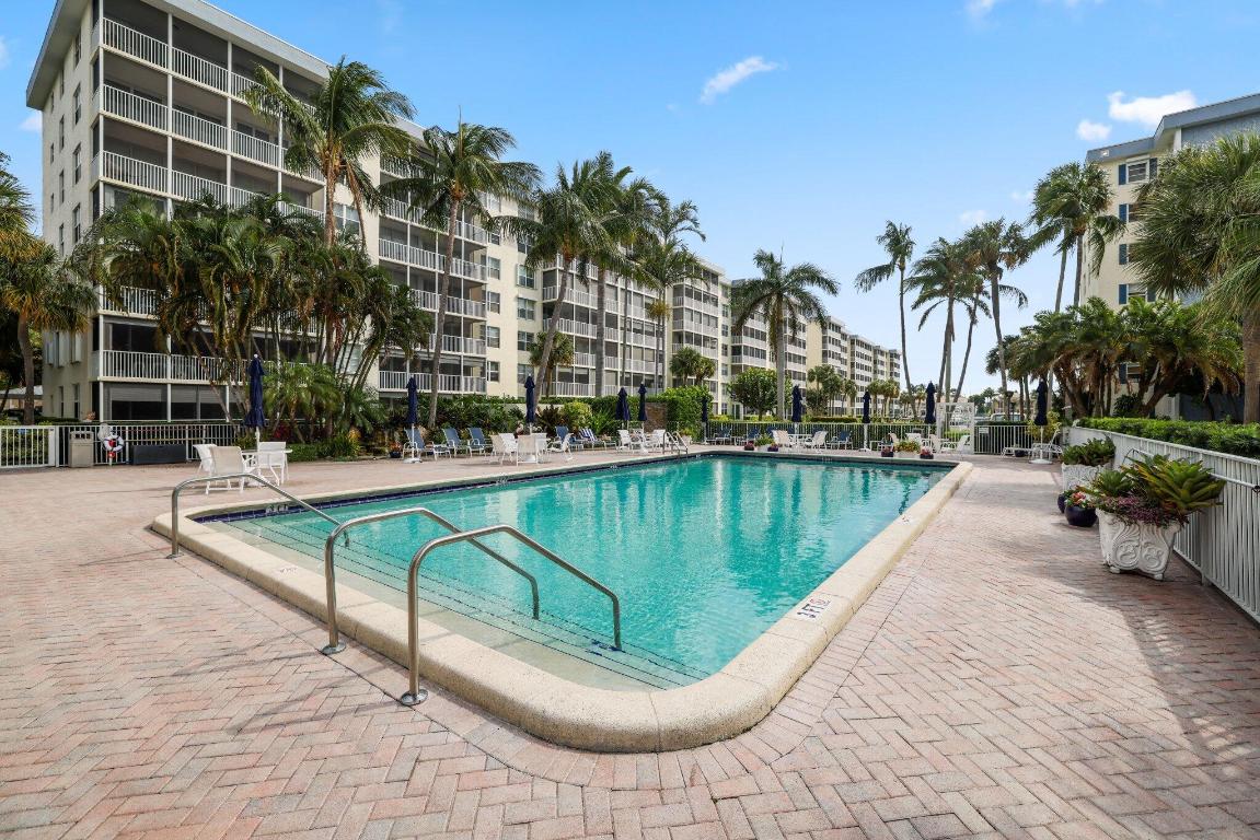 1 Harbourside Drive 4104