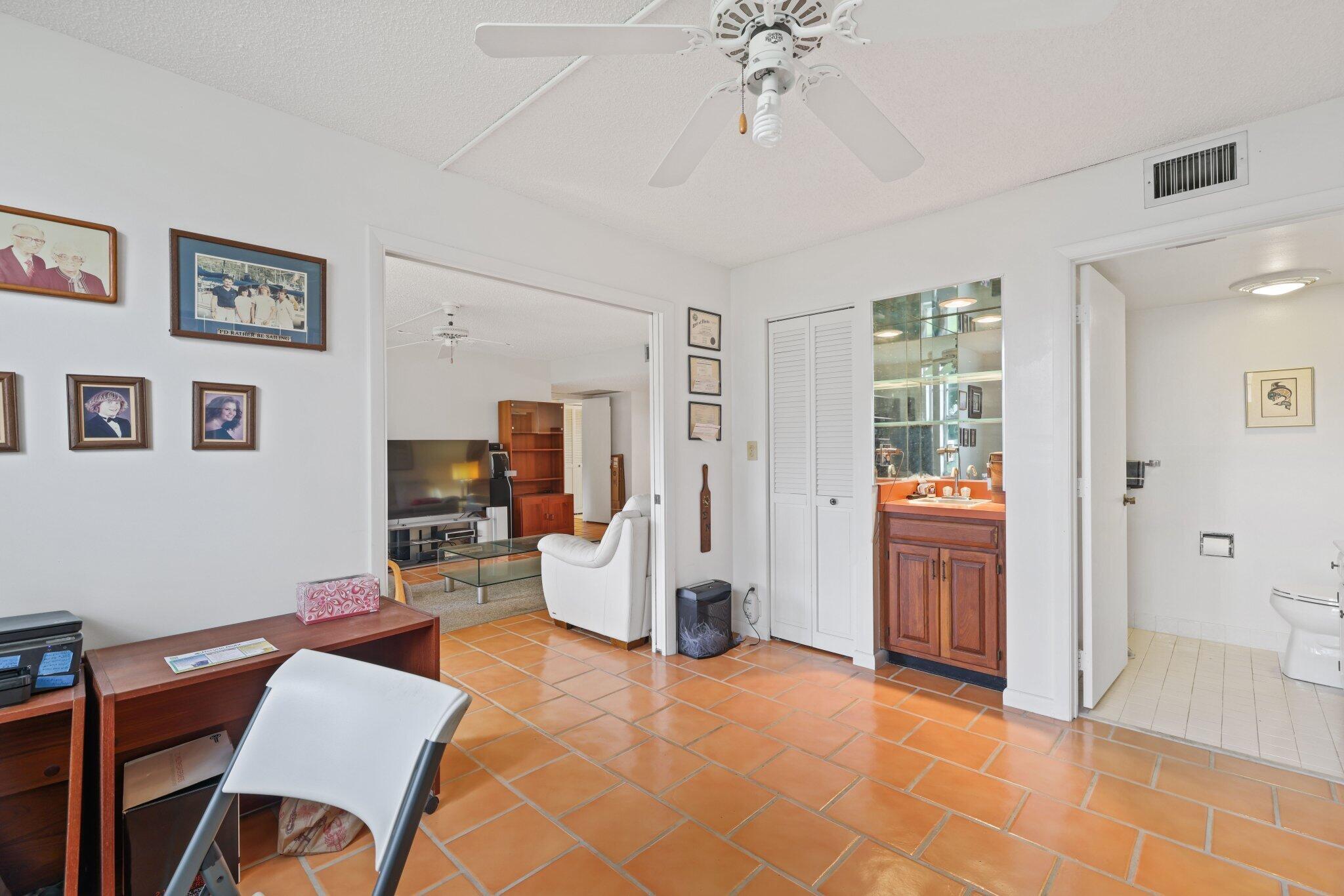 1 Harbourside Drive 4104