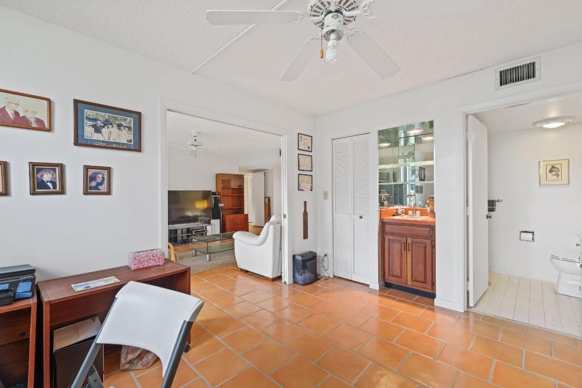 1 Harbourside Drive 4104