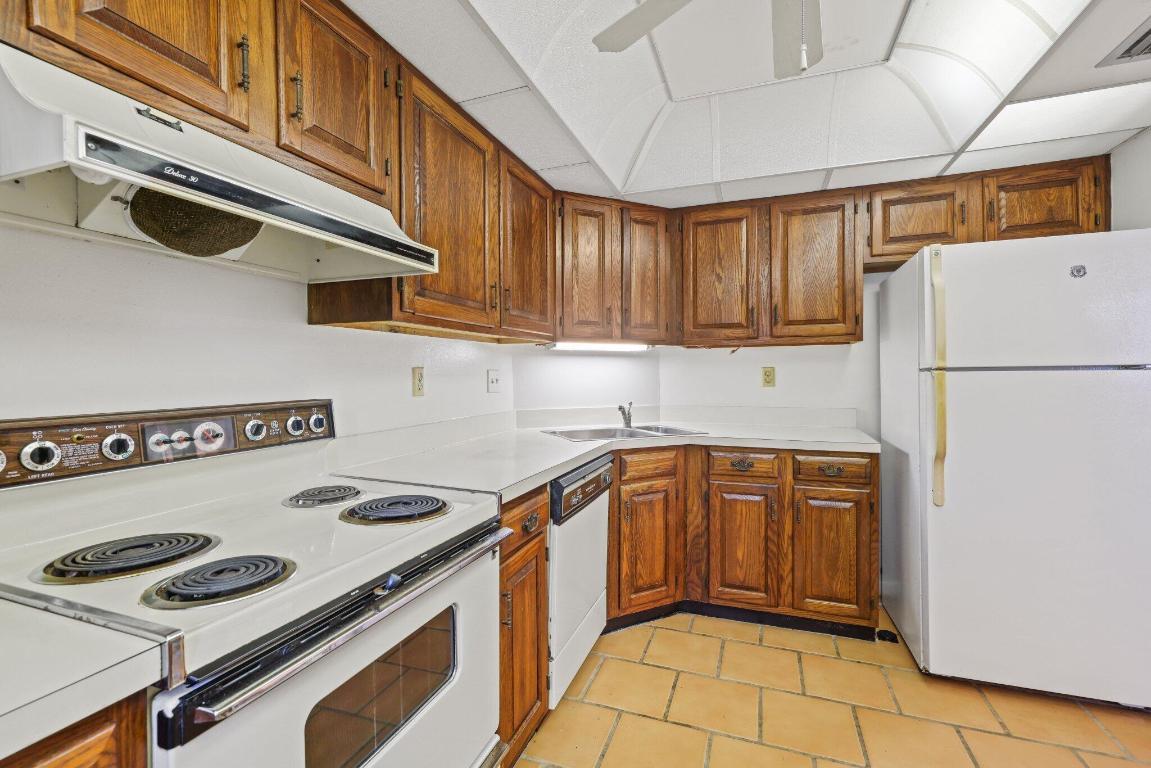 1 Harbourside Drive 4104