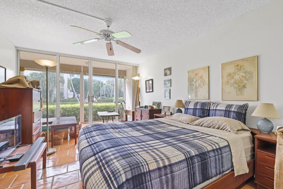 1 Harbourside Drive 4104