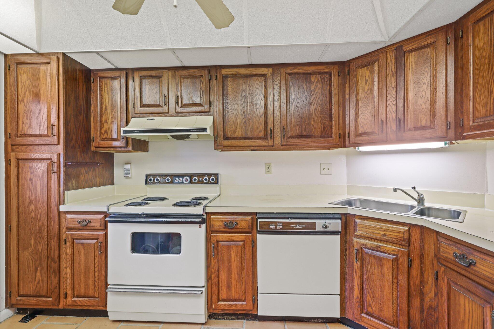 1 Harbourside Drive 4104