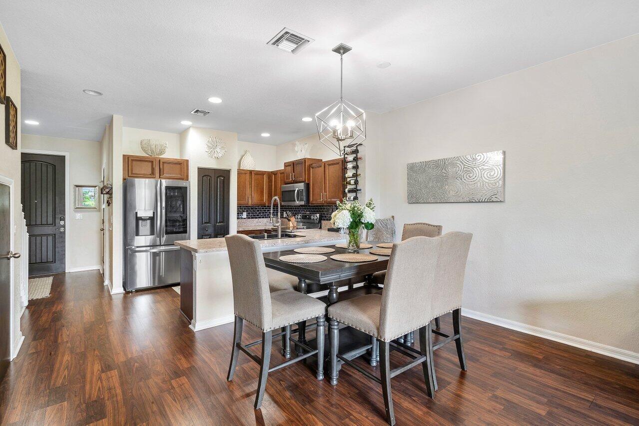 1115 Vermilion Drive