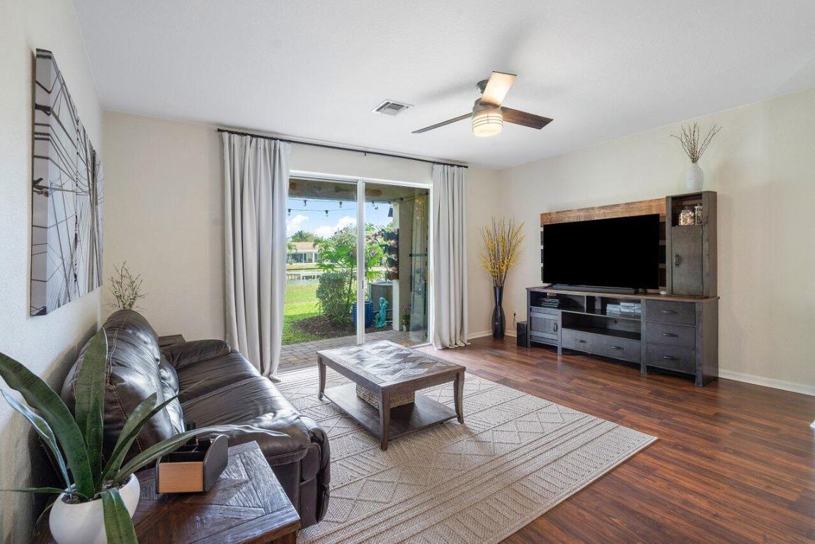 1115 Vermilion Drive