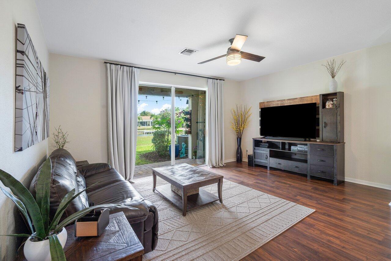 1115 Vermilion Drive