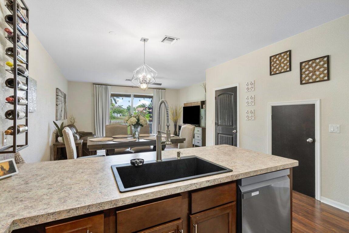 1115 Vermilion Drive