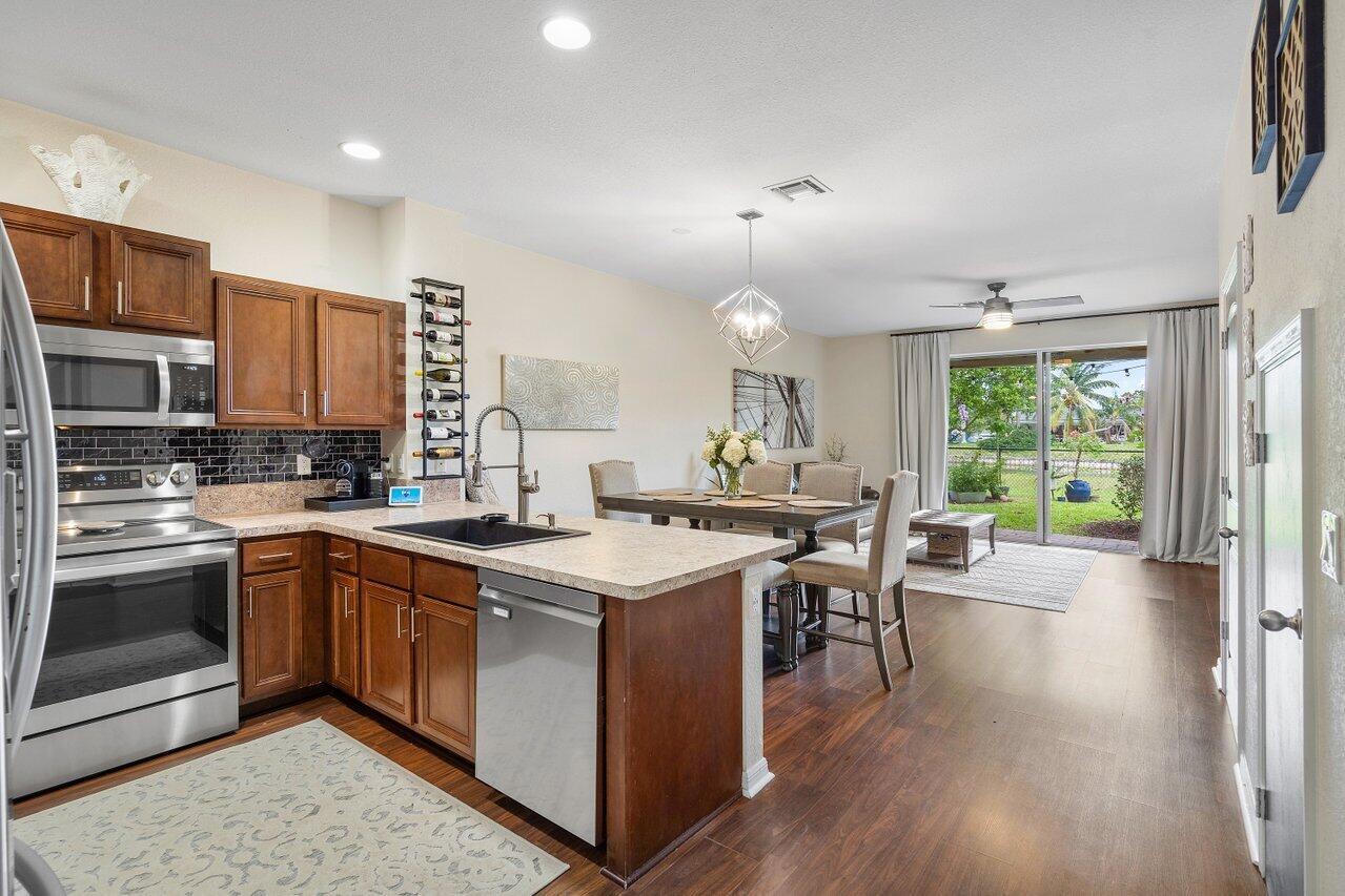 1115 Vermilion Drive