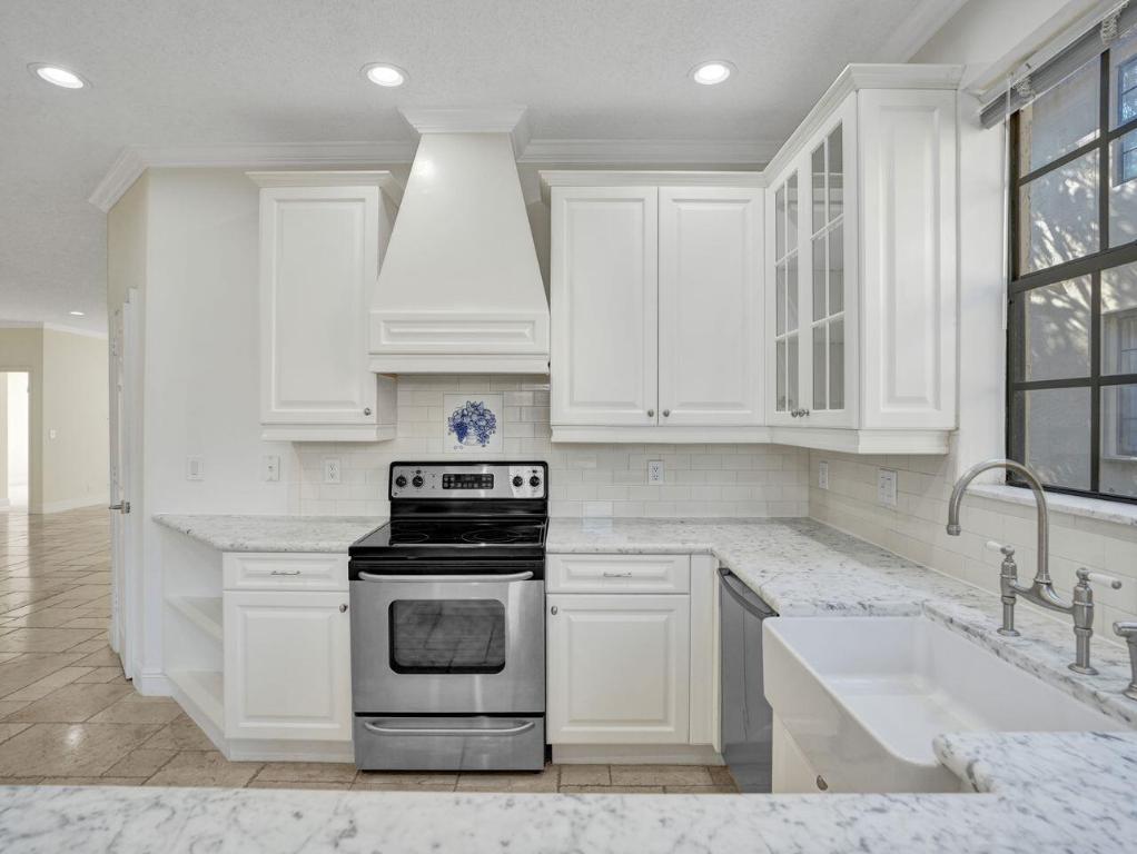 6752 Montego Bay Boulevard E