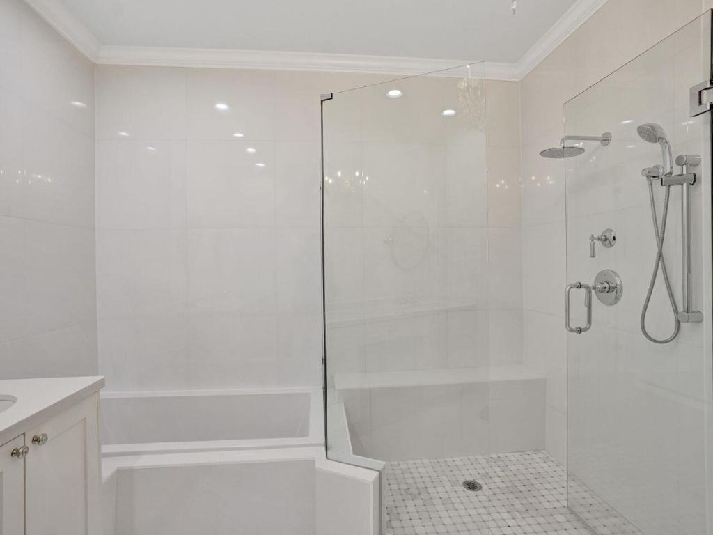 6752 Montego Bay Boulevard E