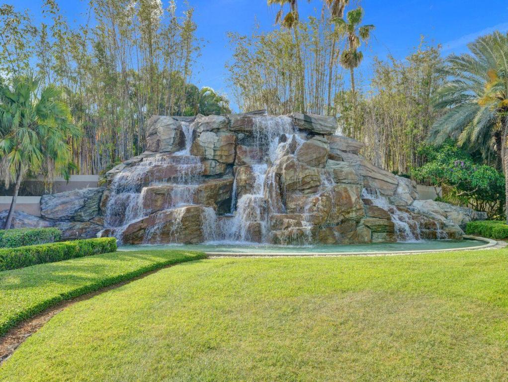 6752 Montego Bay Boulevard E