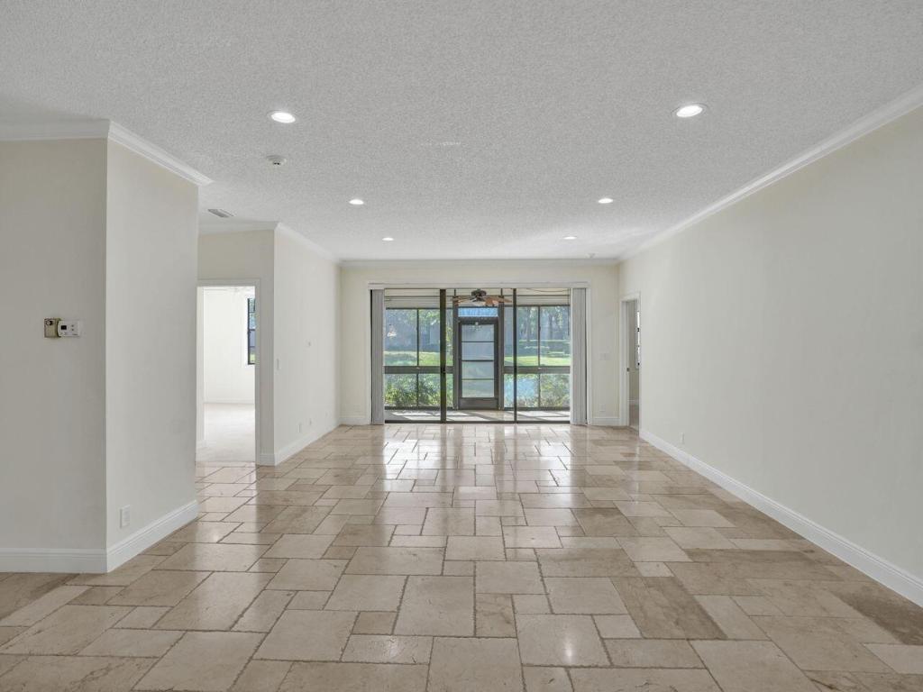 6752 Montego Bay Boulevard E