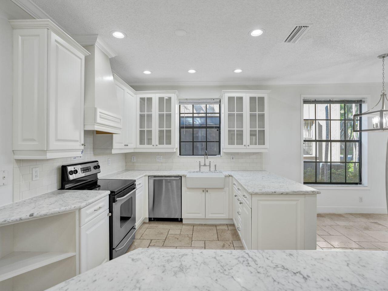 6752 Montego Bay Boulevard E