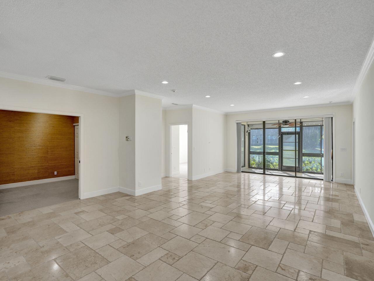 6752 Montego Bay Boulevard E