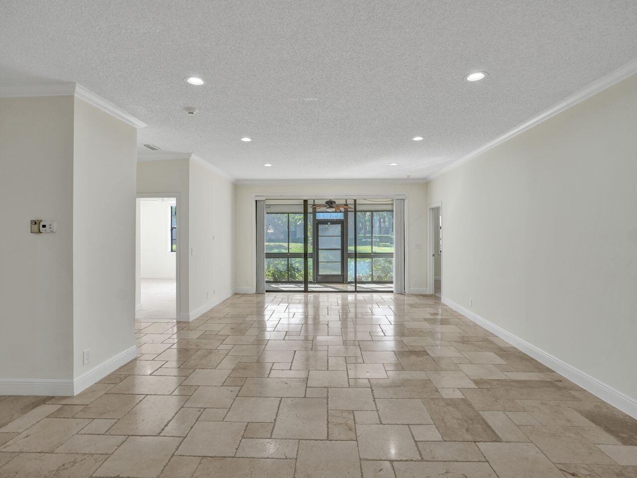 6752 Montego Bay Boulevard E