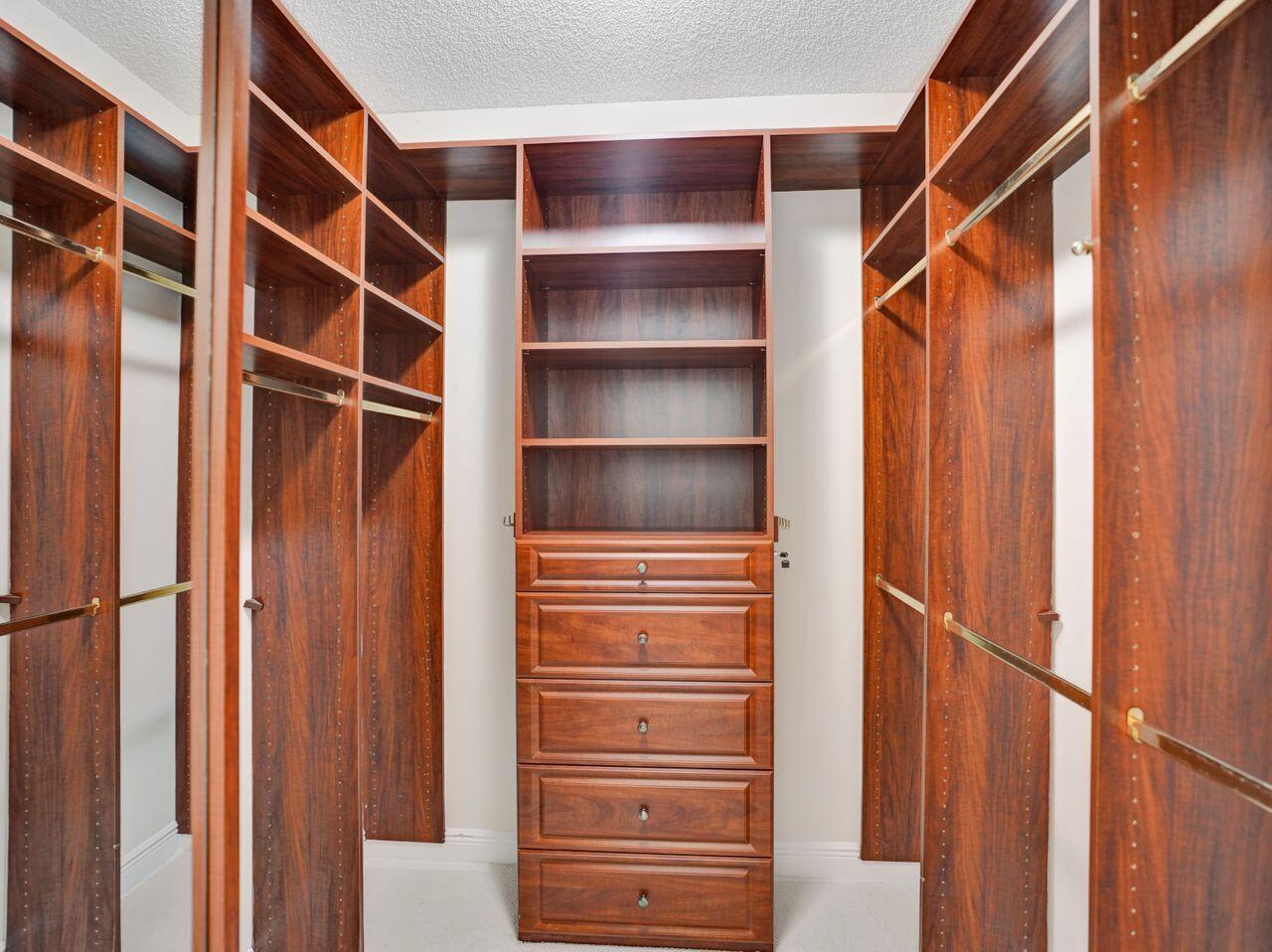 6752 Montego Bay Boulevard E