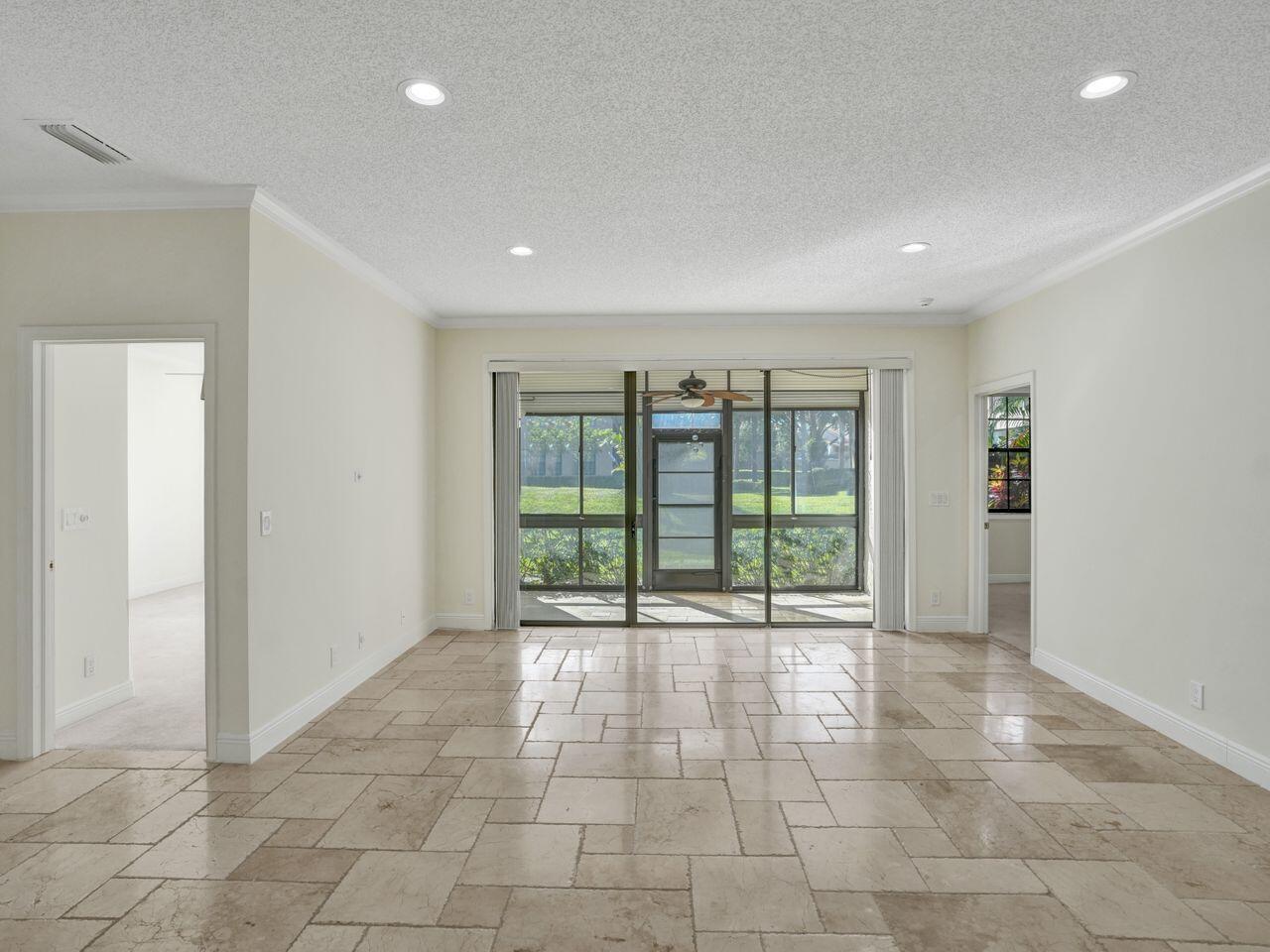 6752 Montego Bay Boulevard E