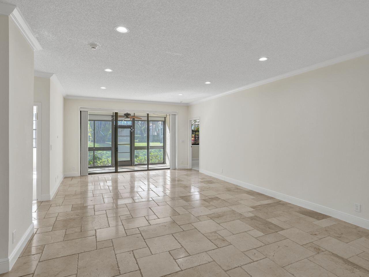 6752 Montego Bay Boulevard E