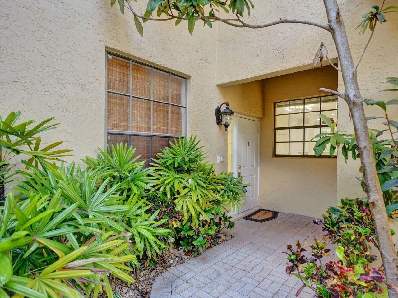 6752 Montego Bay Boulevard E