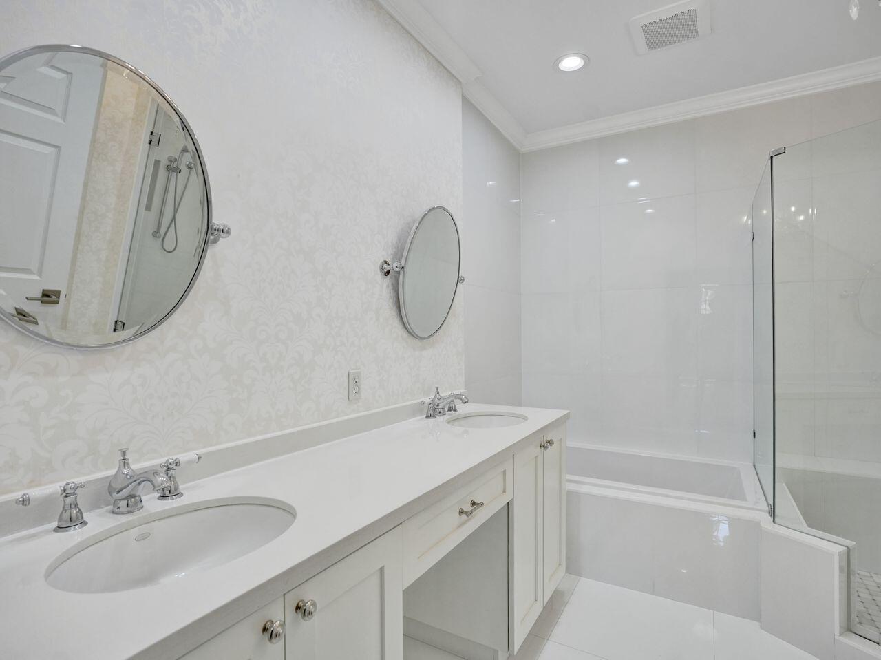 6752 Montego Bay Boulevard E