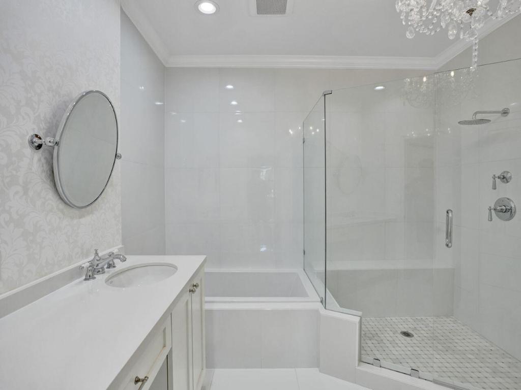 6752 Montego Bay Boulevard E