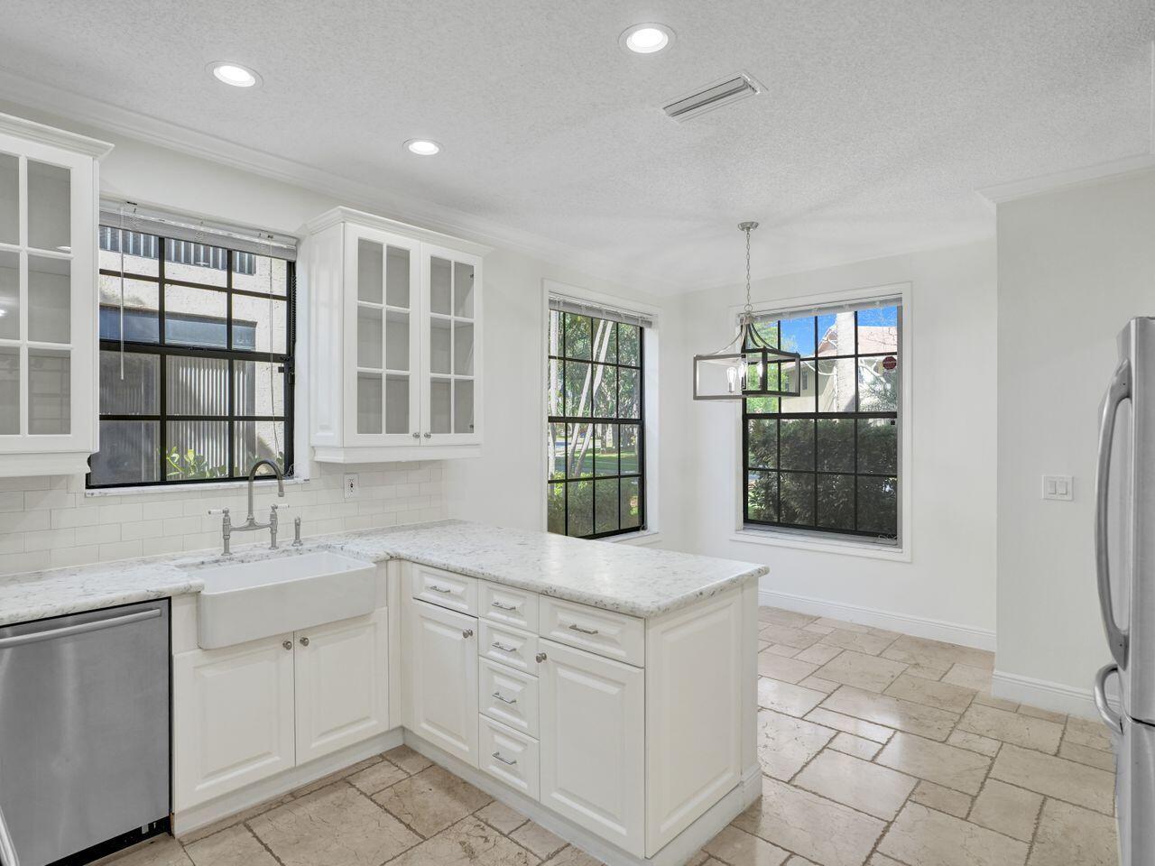 6752 Montego Bay Boulevard E