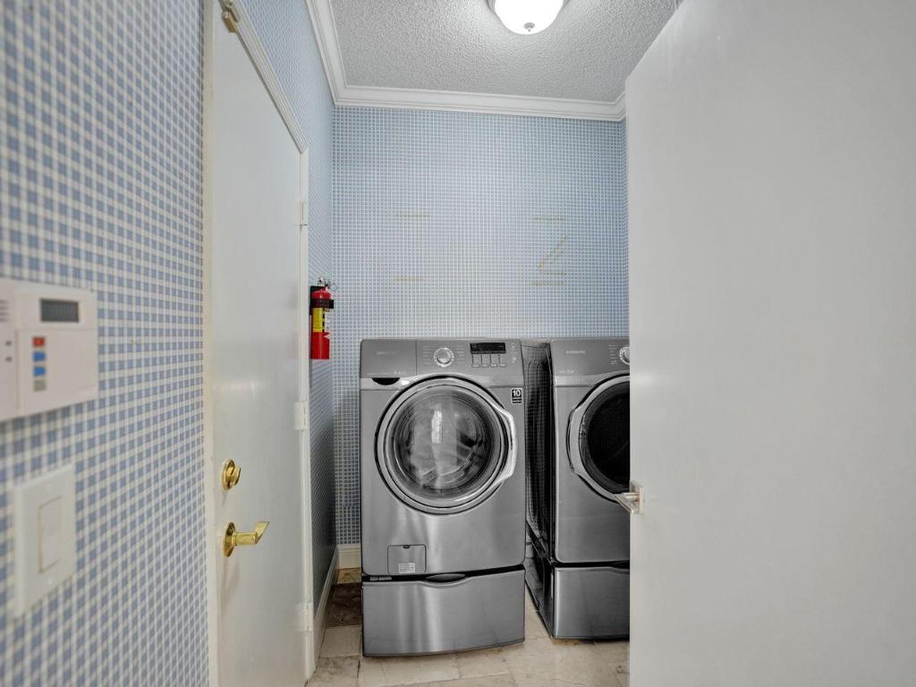 6752 Montego Bay Boulevard E