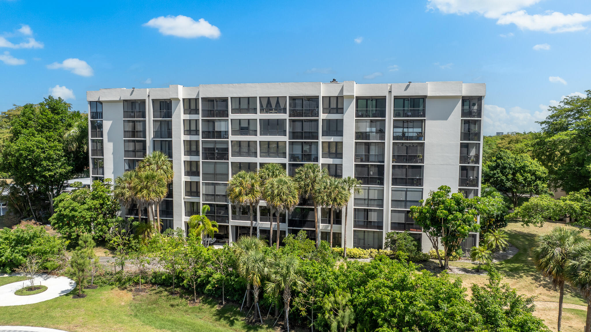 5951 Wellesley Park Drive 606