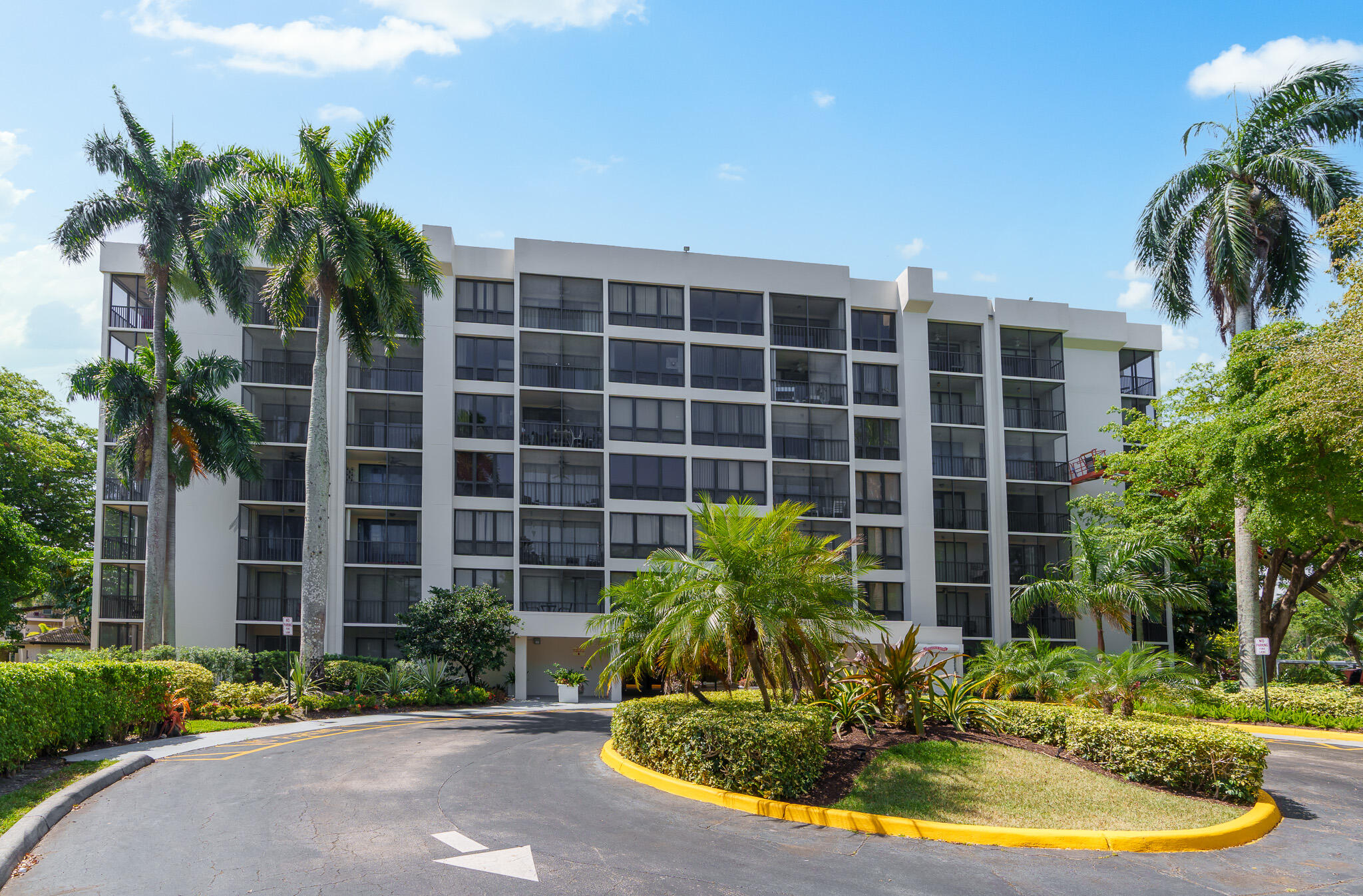 5951 Wellesley Park Drive 606