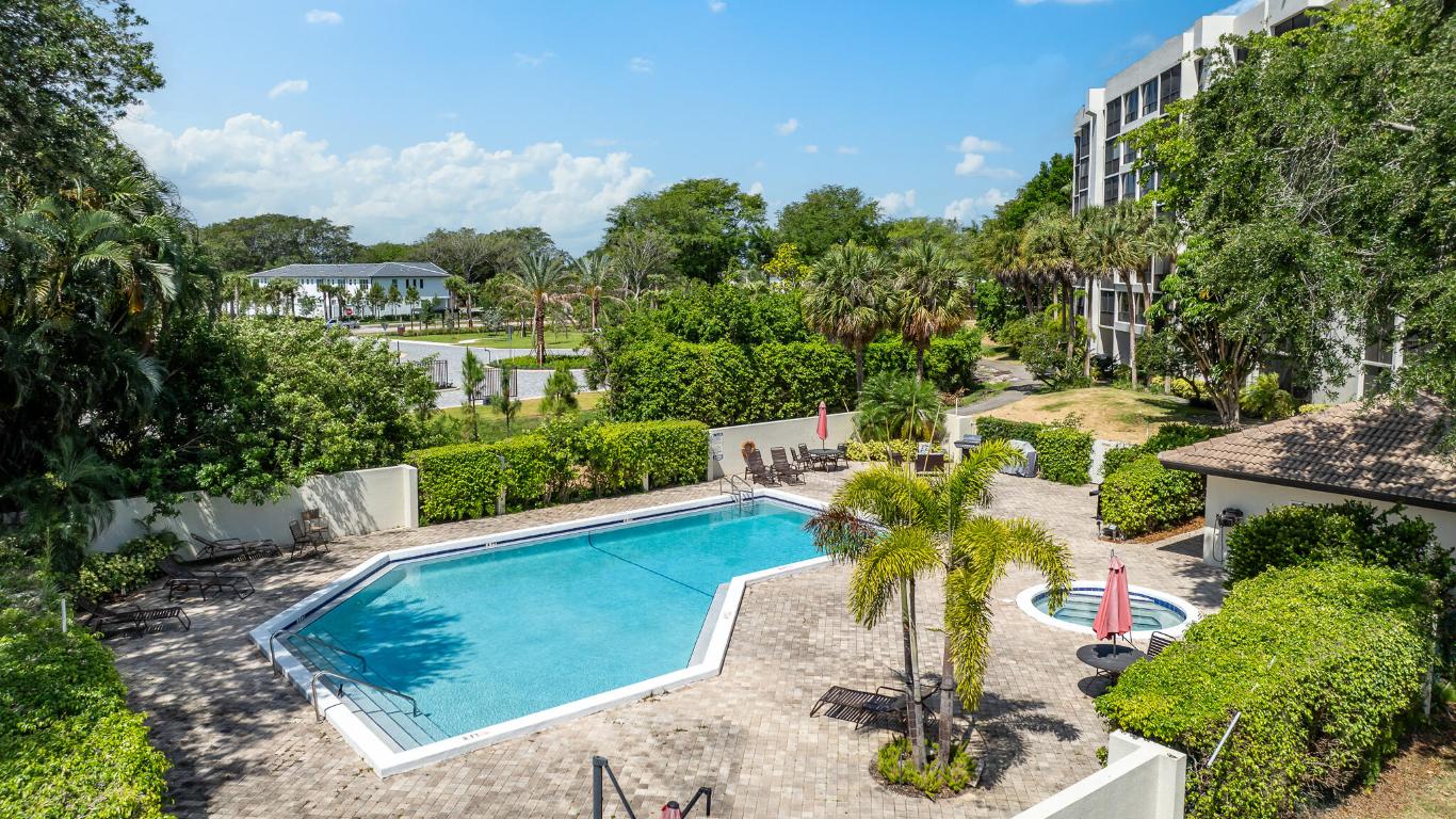 5951 Wellesley Park Drive 606