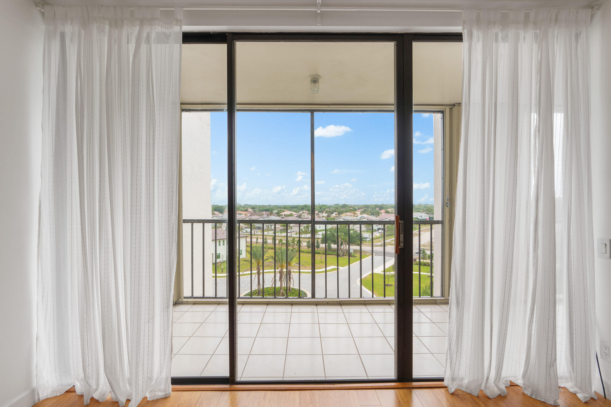 5951 Wellesley Park Drive 606