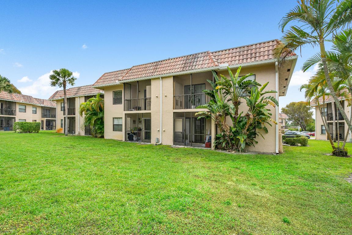 6796 Palmetto Circle S 102