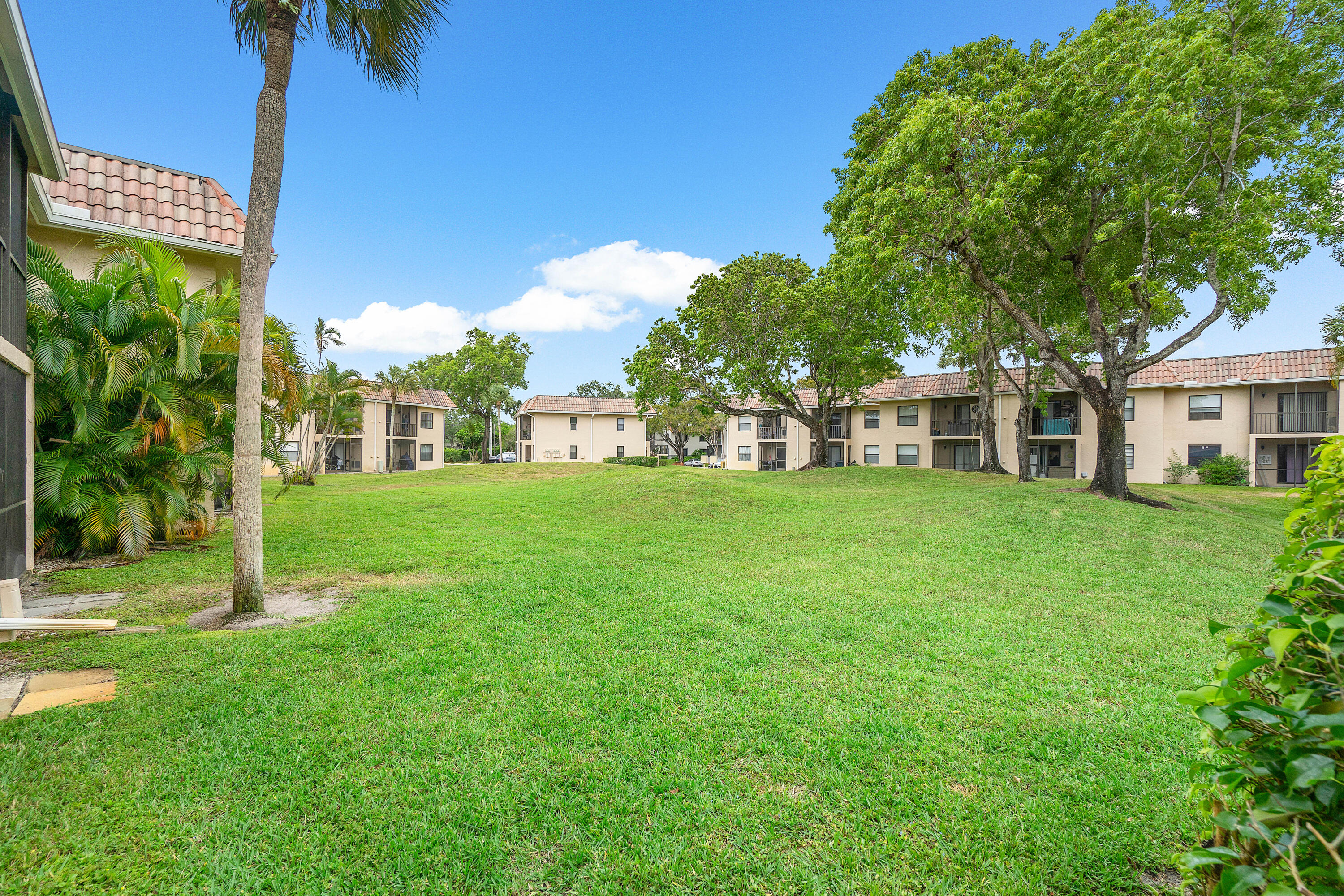 6796 Palmetto Circle S 102