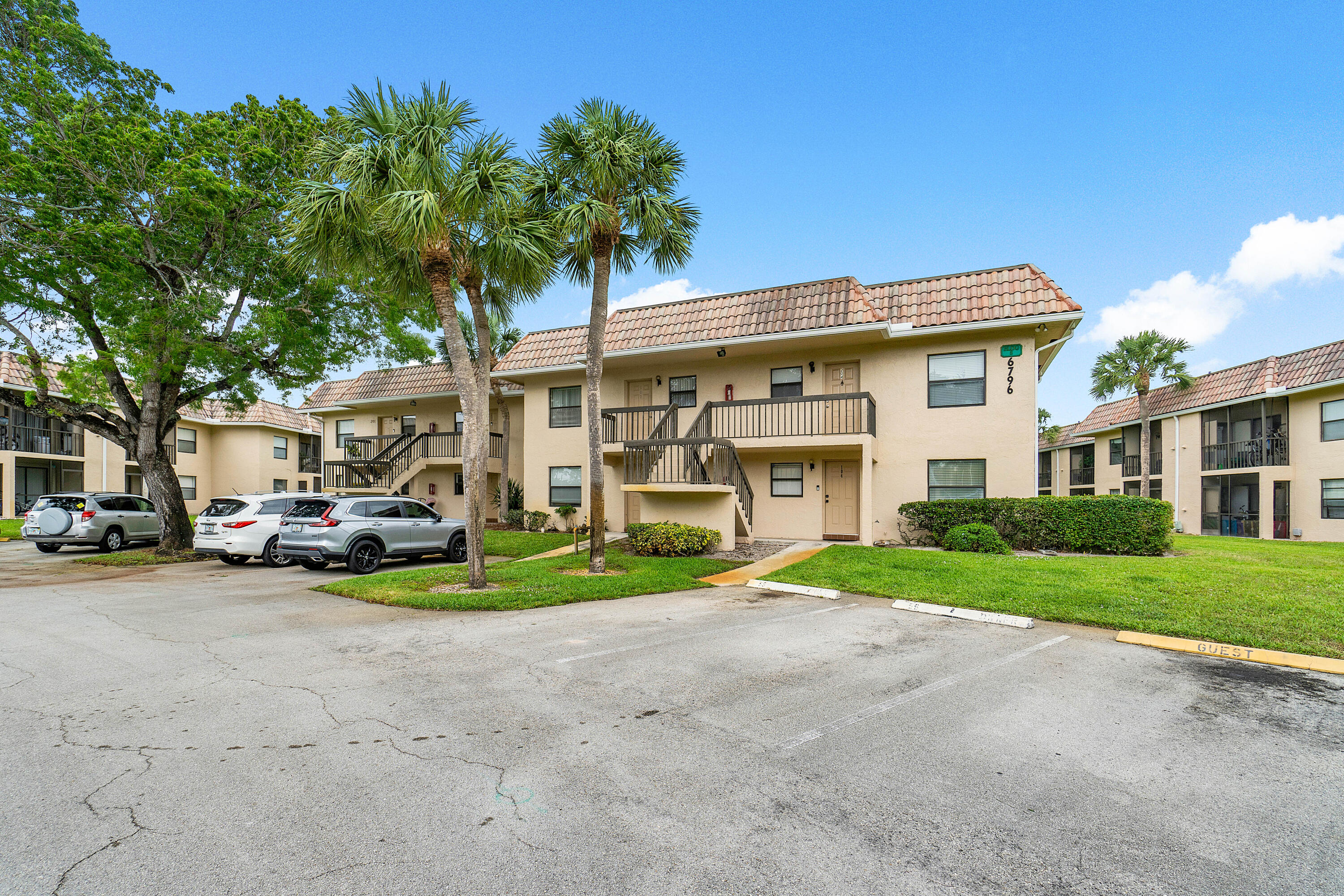 6796 Palmetto Circle S 102