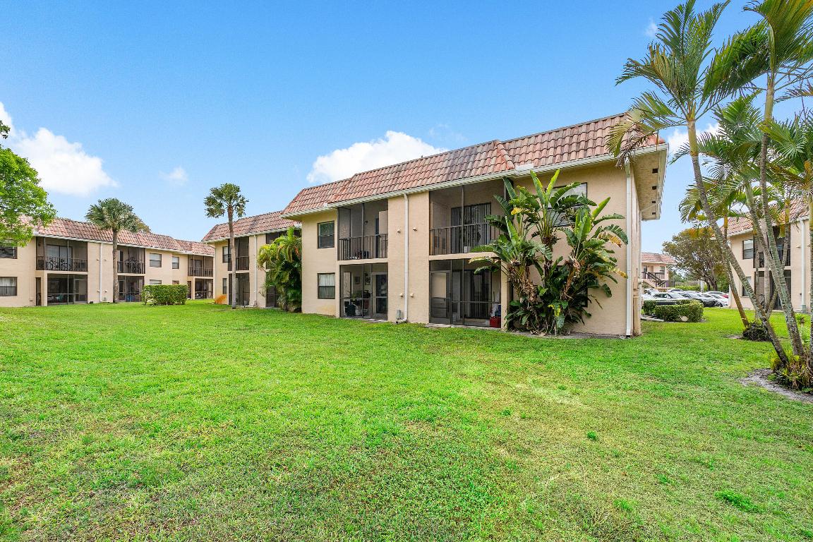 6796 Palmetto Circle S 102