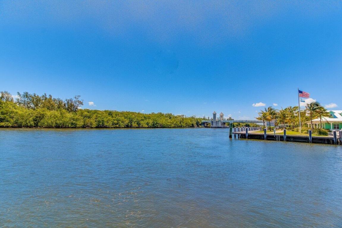 700 E Boynton Beach Boulevard 702