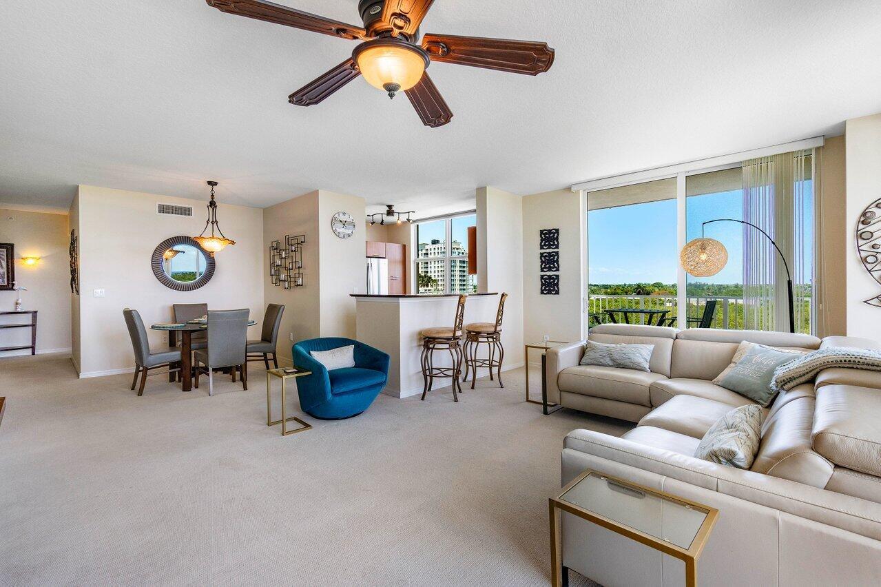 700 E Boynton Beach Boulevard 702