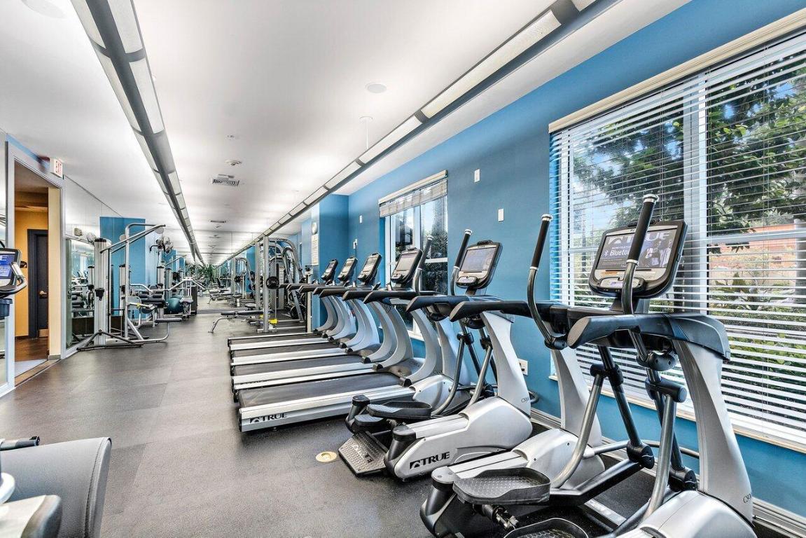 700 E Boynton Beach Boulevard 702